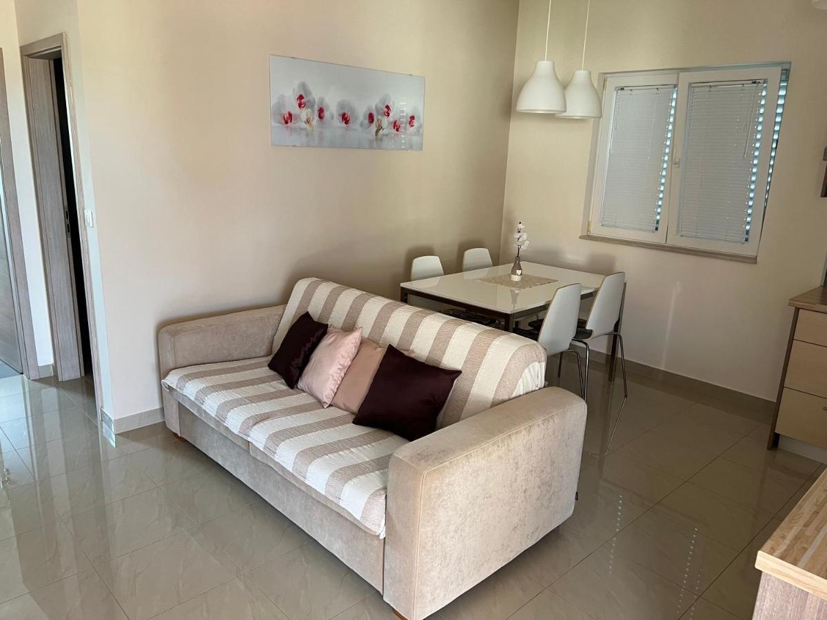 Apartmani Nina I Niko Ugljan Quarto foto